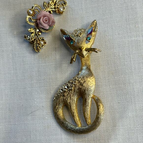 Vintage Mamselle Mid Century Modern Siamese Cat & Rose Brooches Pins - Picture 1 of 8